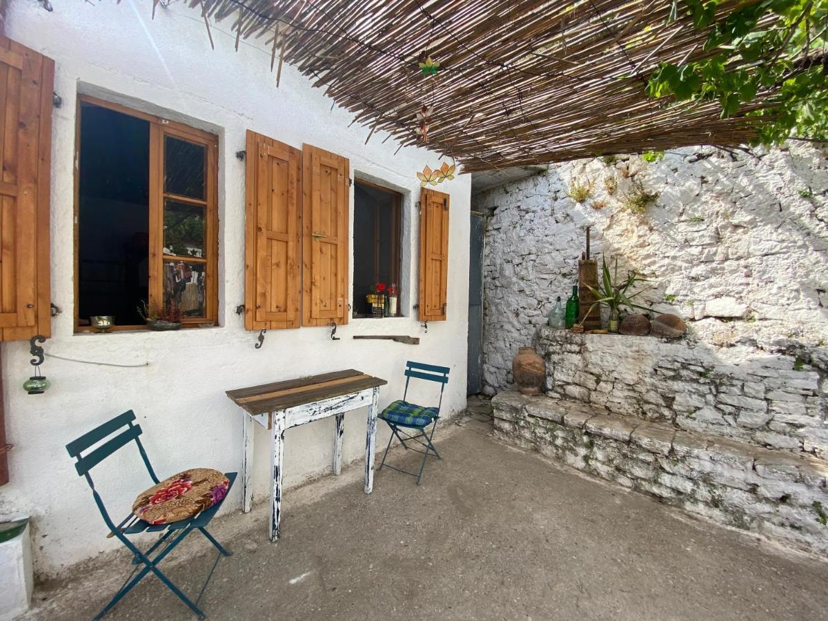 Shotgun Hostel & Guesthouse Vuno Exterior foto